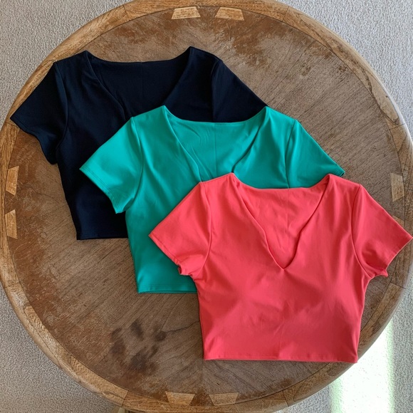 P’tula Notch Crop Tee Bundle - Picture 1 of 10
